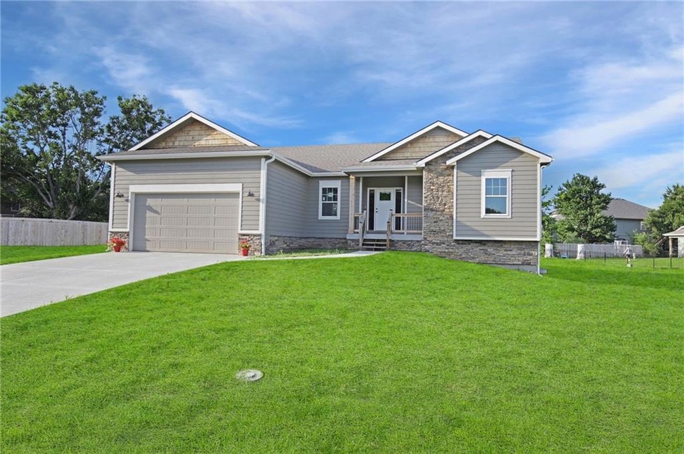 21020 W 225th St, Spring Hill, KS 66083 - photo 1