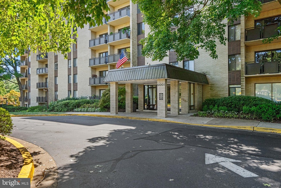 Woodlake Towers unit 319, Falls Church, VA 22044 - photo 1