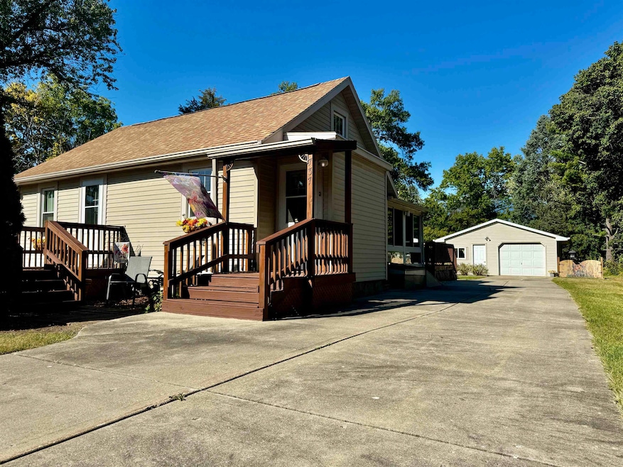 737 E Briar Ln, Beloit, WI 53511 - photo 1