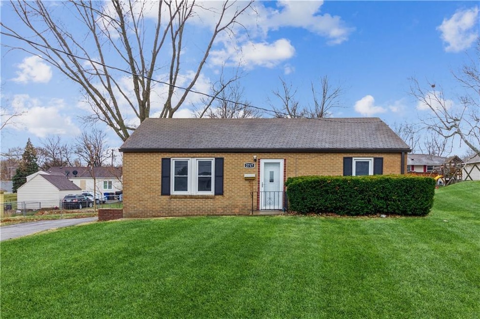 2717 Hull Ave, Des Moines, IA 50317 - photo 1