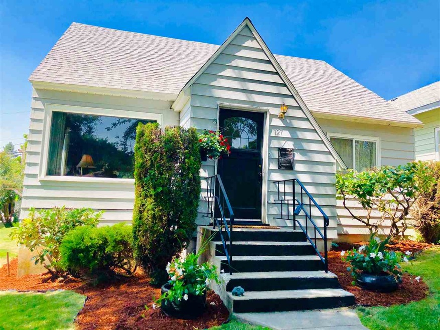 127 Leslie St, Tekoa, WA 99033 - photo 1