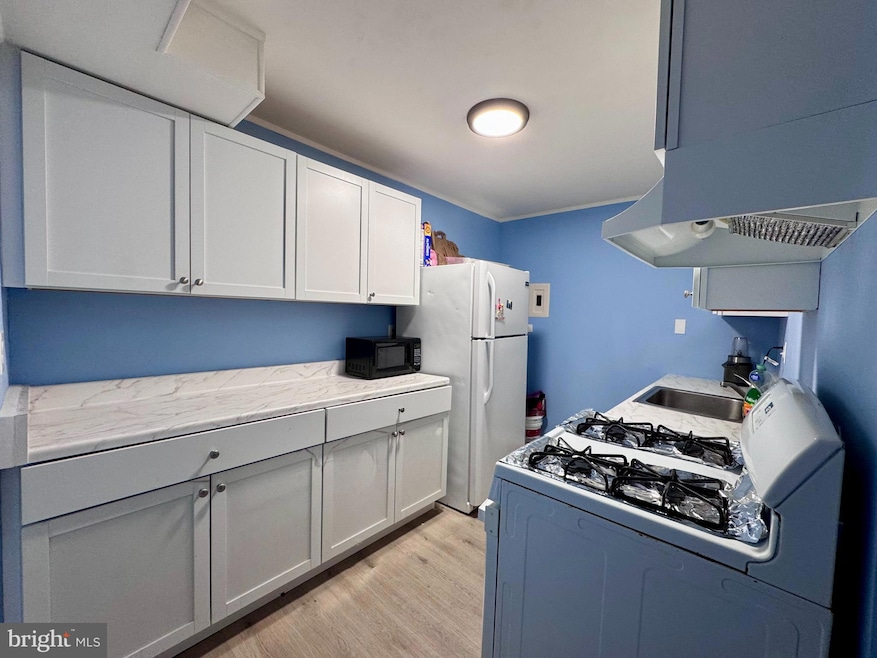 750 S Dickerson St unit 103, Arlington, VA 22204 - photo 1