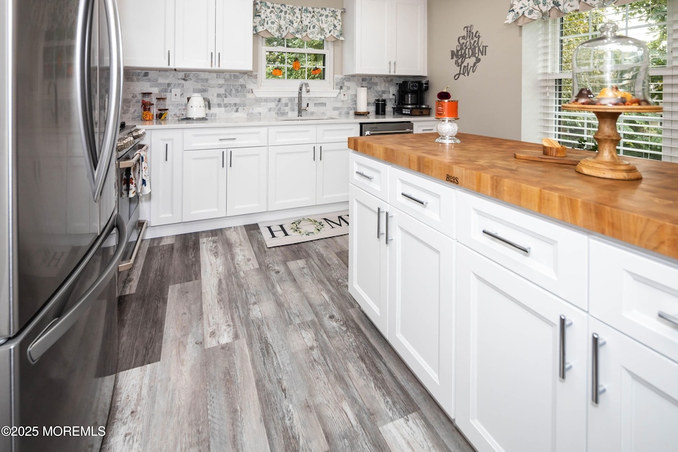 CONDO RANCH WITH FULL FINISHED BASEMENT!