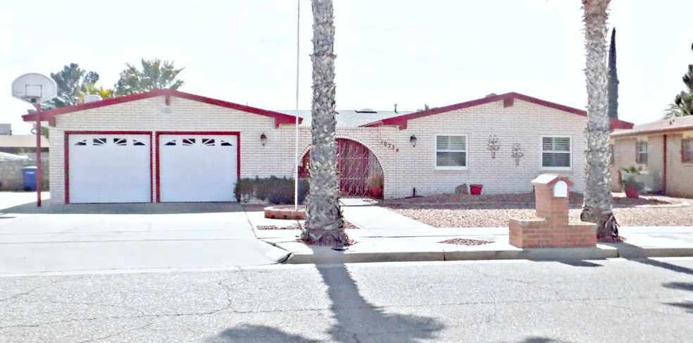 10724 Aldama Ct, El Paso, TX 79935 - photo 1