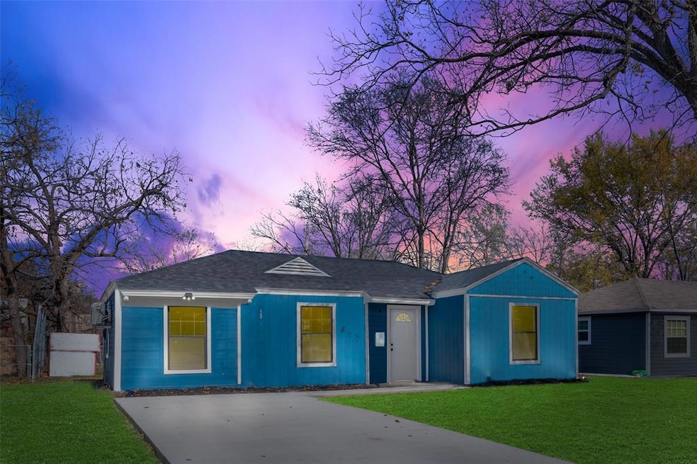 810 Chickasaw Trace, Grand Prairie, TX 75051 - photo 1