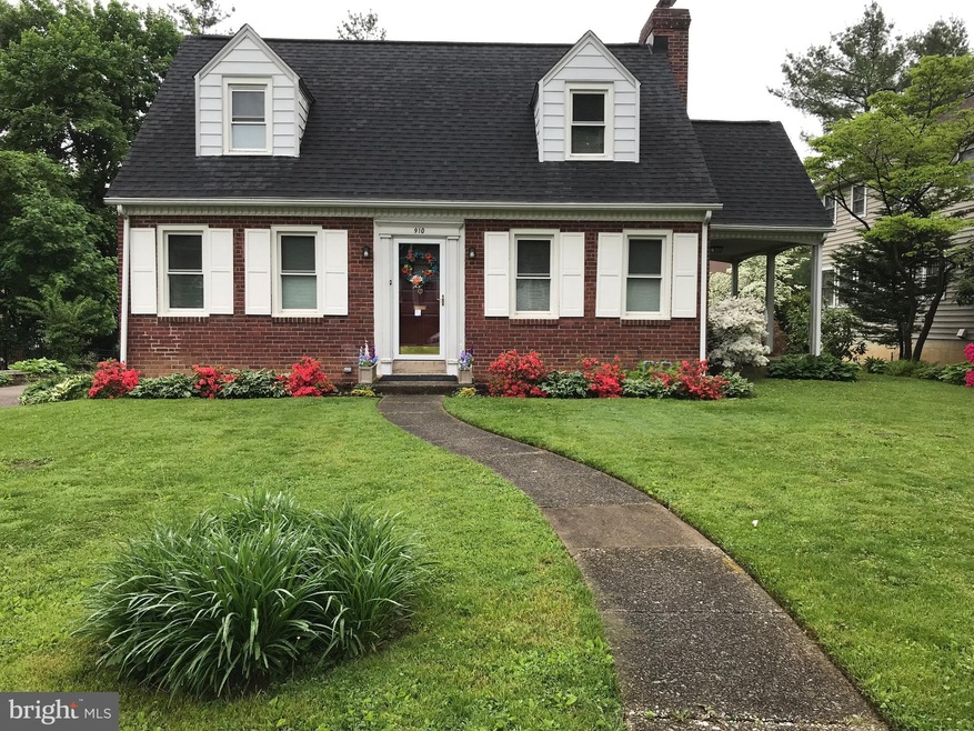 910 Delmont Dr, Wynnewood, PA 19096 - photo 1