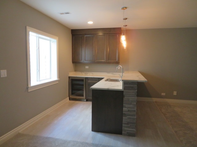 261 E Elmhurst Ave, Elmhurst, IL 60126 - photo 1