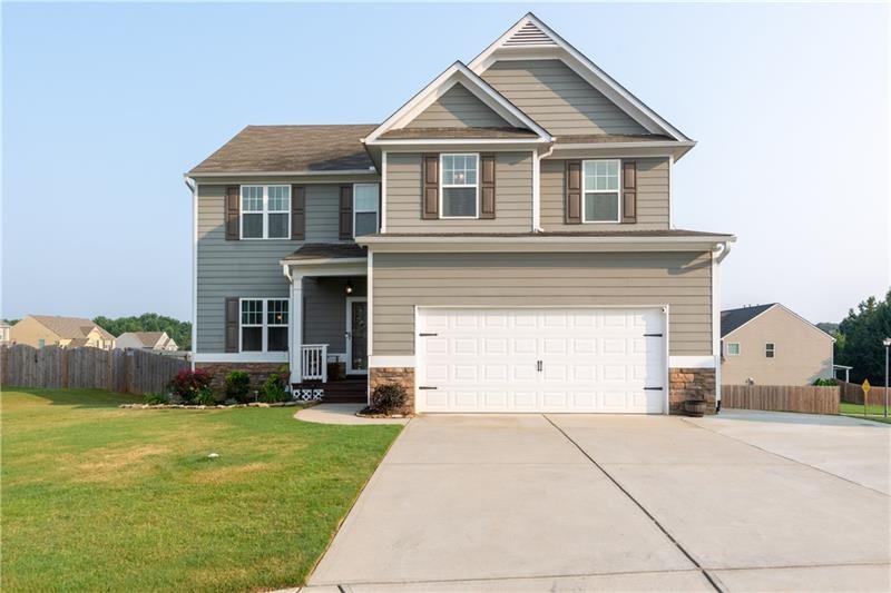 1215 Betsy Ross Ln, Hoschton, GA 30548 - photo 1