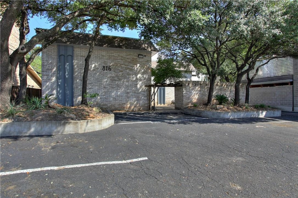 For Rent $1,295/month • Co-Listing Agent