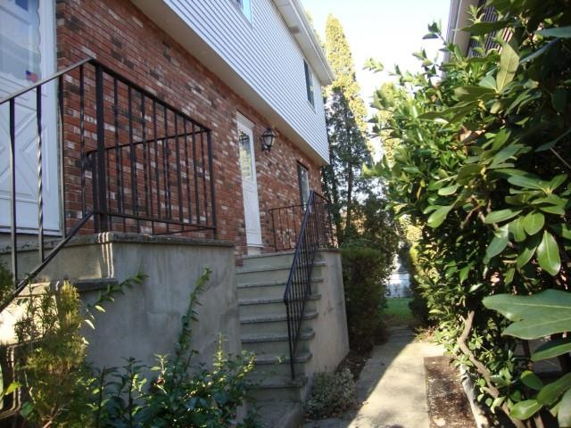 76 Rock Spring Rd unit C2, Stamford, CT 06906 - photo 1