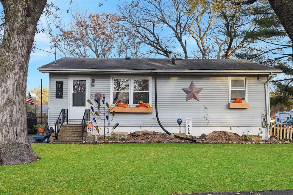 2503 E 24th St, Des Moines, IA 50317 - photo 1