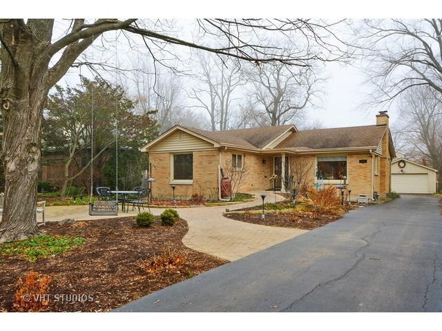 318 N Lincoln St, Batavia, IL 60510 - photo 1