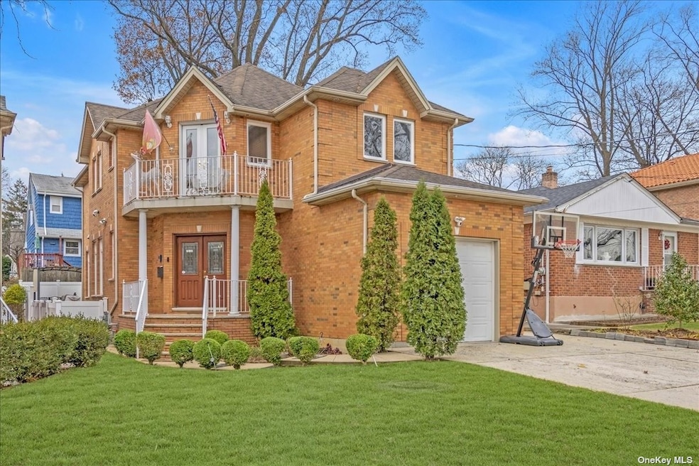 Sold $1,639,800 • Co-Listing Agent