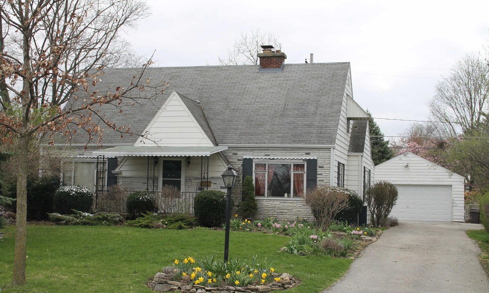 2041 N Star Rd, Columbus, OH 43221 - photo 1