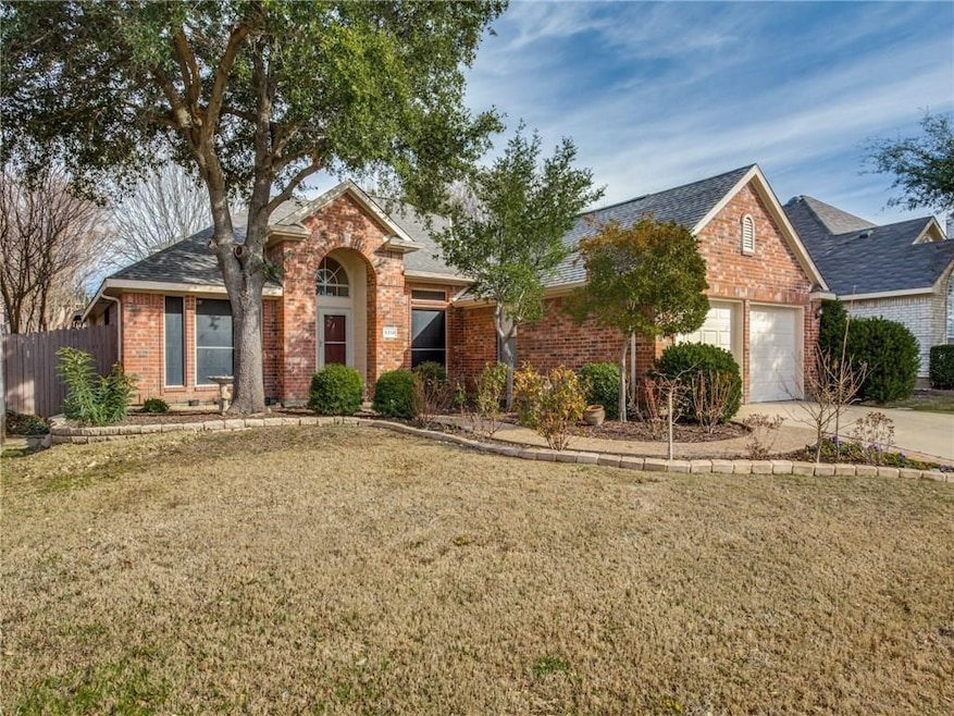 5313 Hibbs Dr, Fort Worth, TX 76137 - photo 1