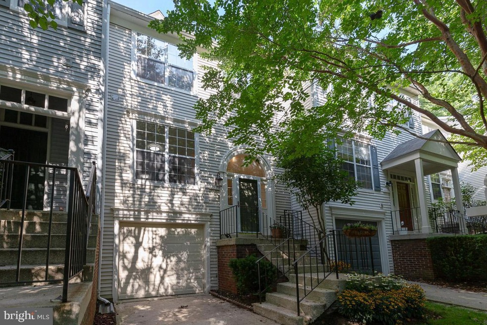 12235 Wye Oak Commons Cir unit 76, Burke, VA 22015 - photo 1