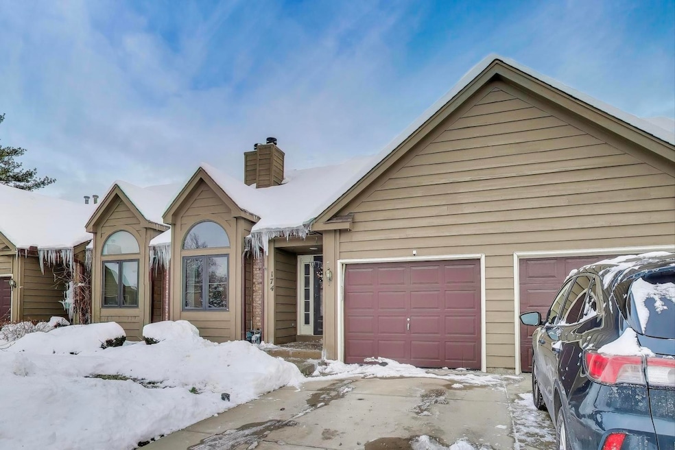 174 Dunbar Ln, East Dundee, IL 60118 - photo 1