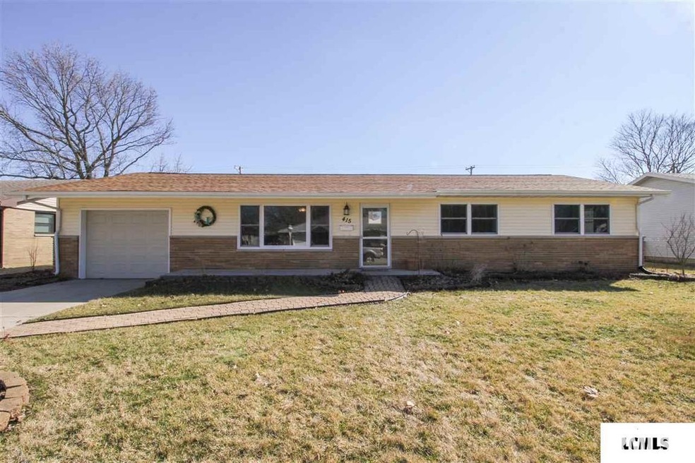 415 Mayfair Dr, Lincoln, IL 62656 - photo 1