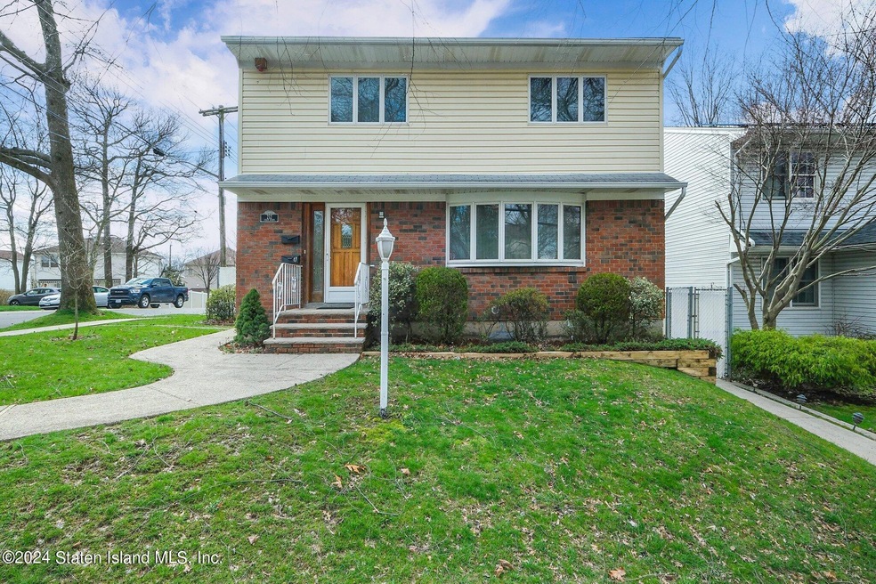 212 Colon Avenue