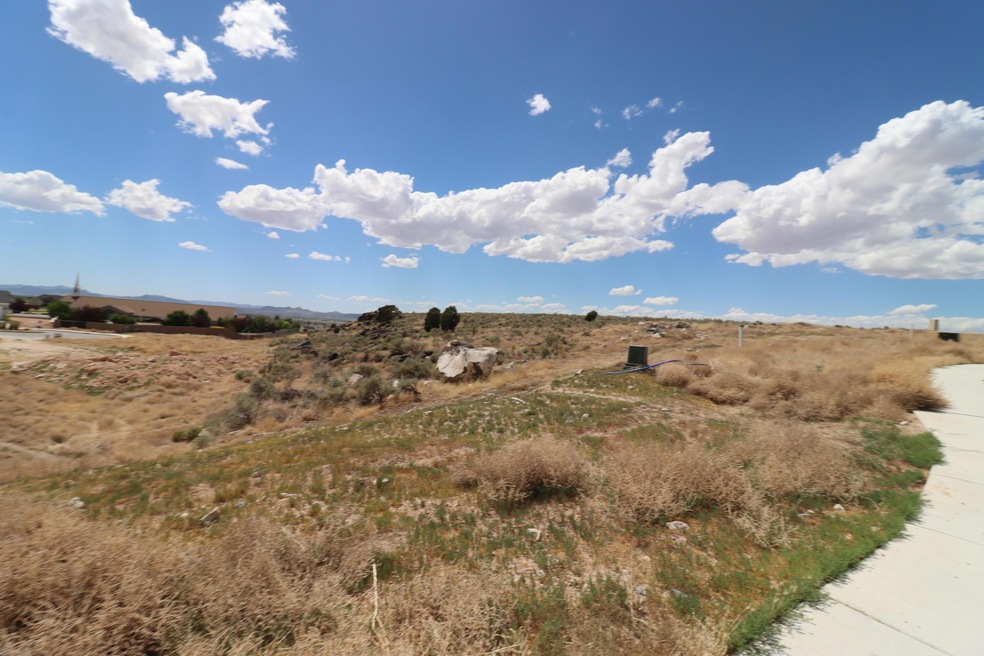 5267 N Pinnacle Dr unit lot 8, Enoch, UT 84721 - photo 1