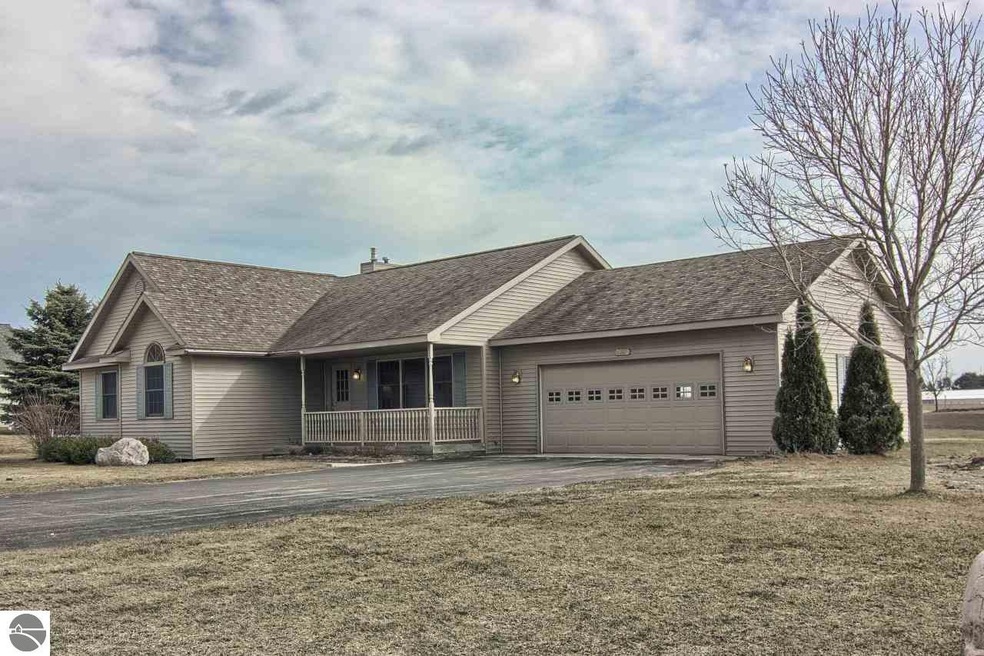 7880 E Longbranch Cir, Traverse City, MI 49684 - photo 1