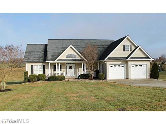 126 Mallory Ln, Statesville, NC 28625 - photo 1