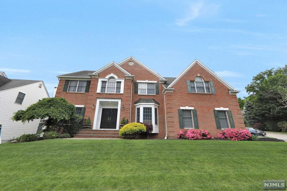 611 Bridle Path, Wyckoff, NJ 07481 - photo 1