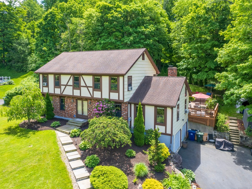 15 Columbia Dr, New Fairfield, CT 06812 - photo 1