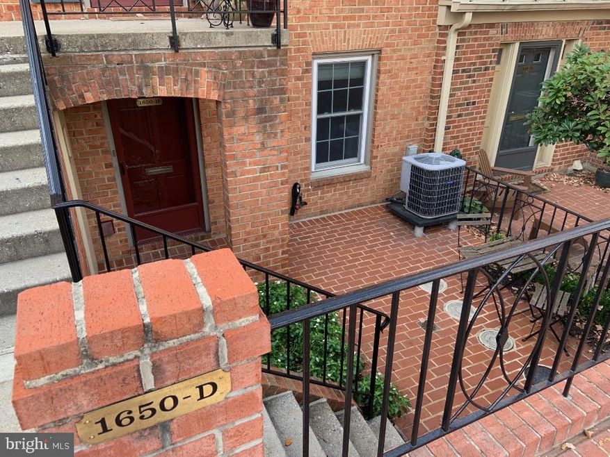 1650 Beekman Place NW unit D, Washington, DC 20009 - photo 1