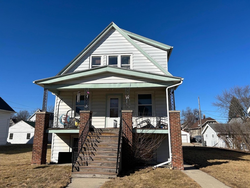 3716 East Carpenter Avenue