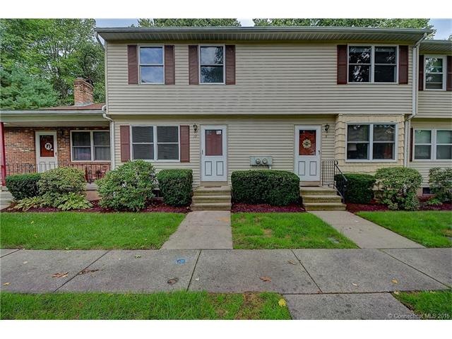 2 Bedrooms, 1.1 bath, new carpet, fresh paint, new