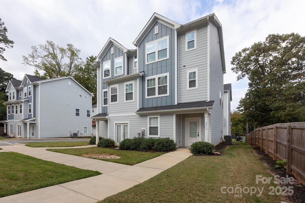2410 Via Del Conte, Charlotte, NC 28205 - photo 1