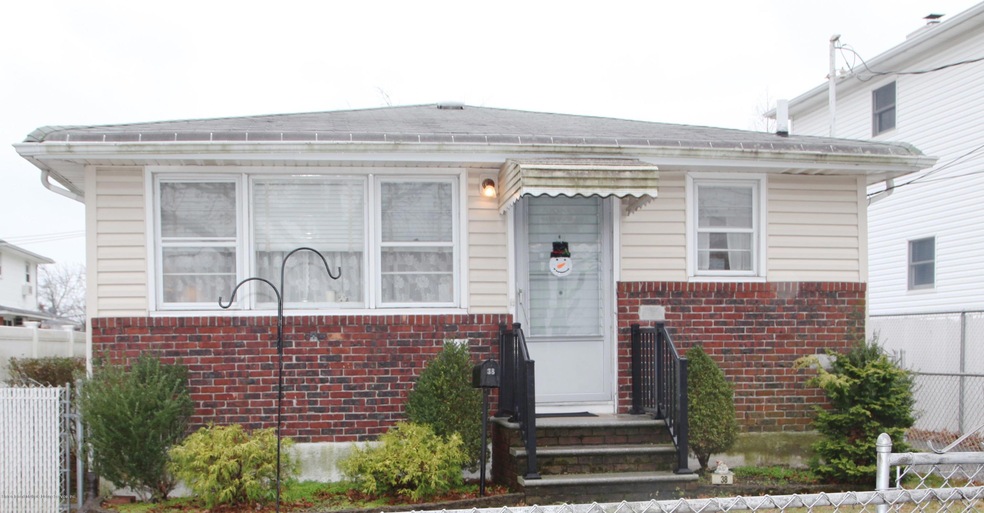 38 Chesterton Ave, Staten Island, NY 10306 - photo 1