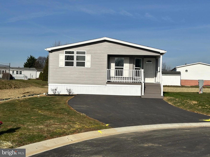 53 Evergreen Aly, Palmyra, PA 17078 - photo 1