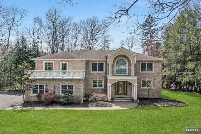 10 W Crescent Ave, Mahwah, NJ 07430 - photo 1