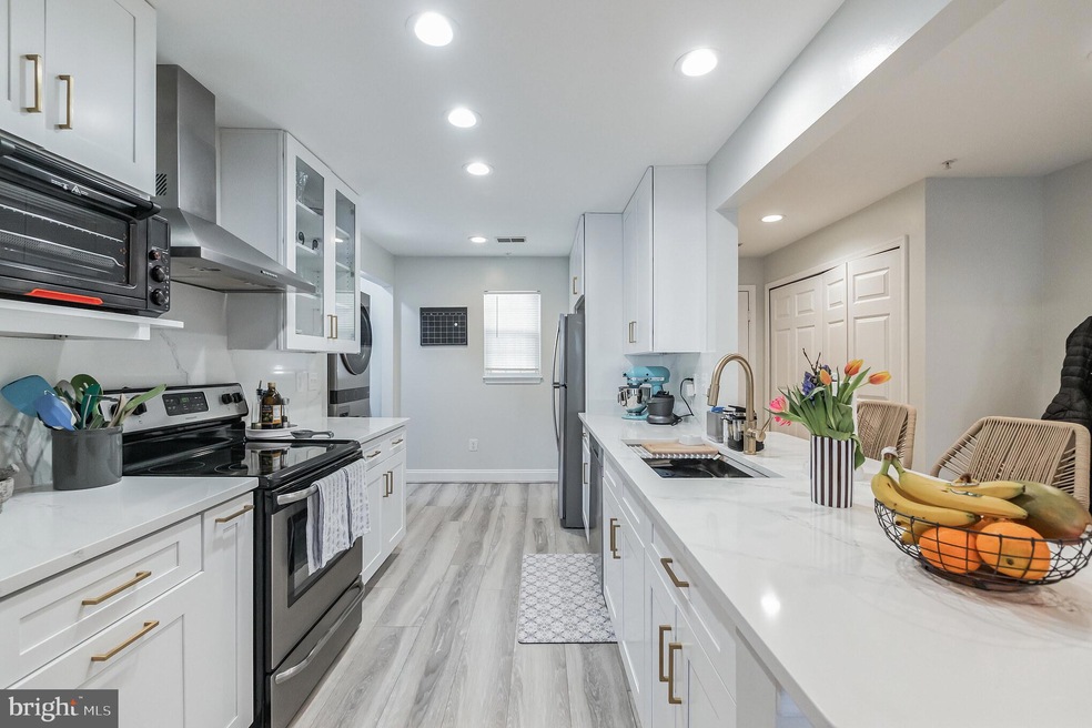 5834 Wyndham Cir unit 303F, Columbia, MD 21044 - photo 1