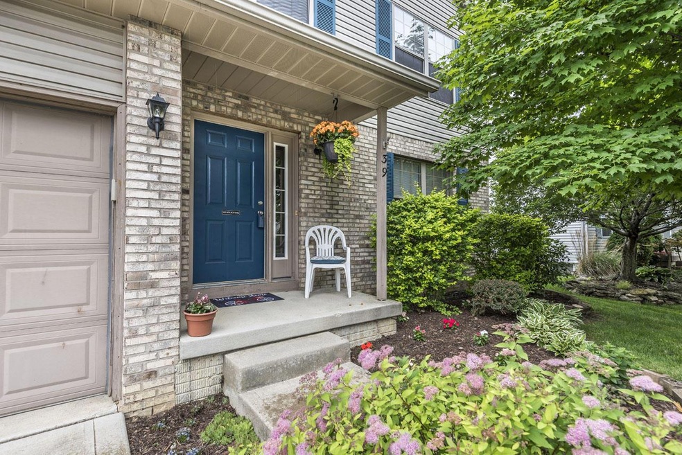 39 Fieldcrest Dr 01