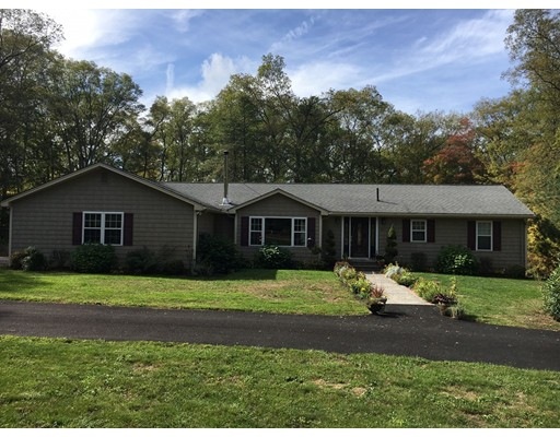 10 Hancock St, Plainville, MA 02762 - photo 1