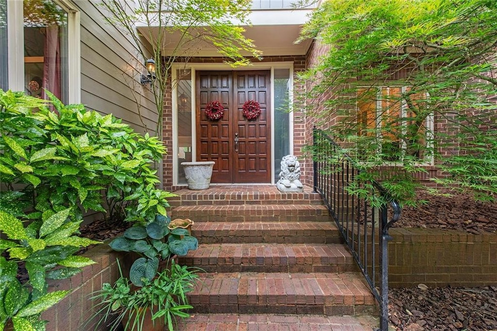 4056 Columns Dr SE unit 5B, Marietta, GA 30067 - photo 1