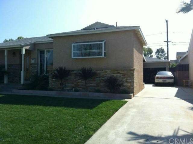 Long Driveway and showing garage

