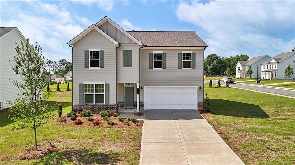 Pending $399,900 • Co-Listing Agent