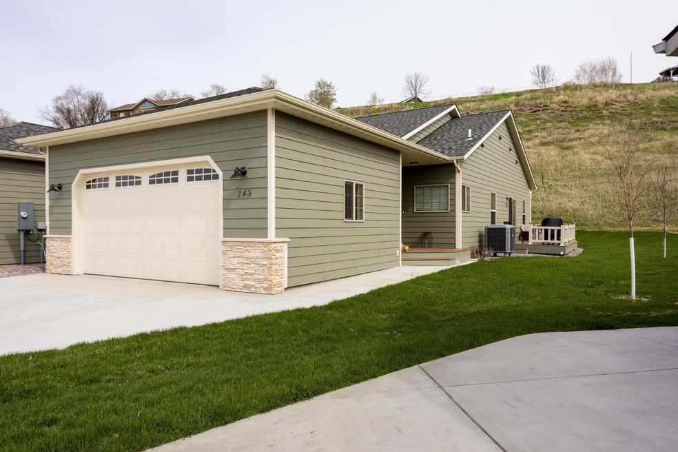 249 E Nicklaus Ave, Kalispell, MT 59901 - photo 1