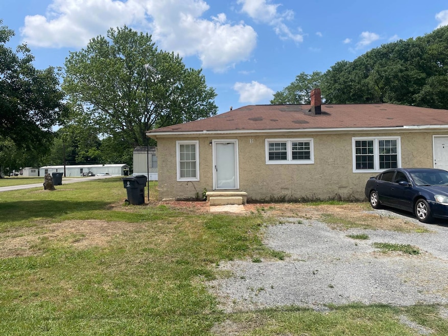 6312 Highway 81 S unit SF B, Starr, SC 29684 - photo 1