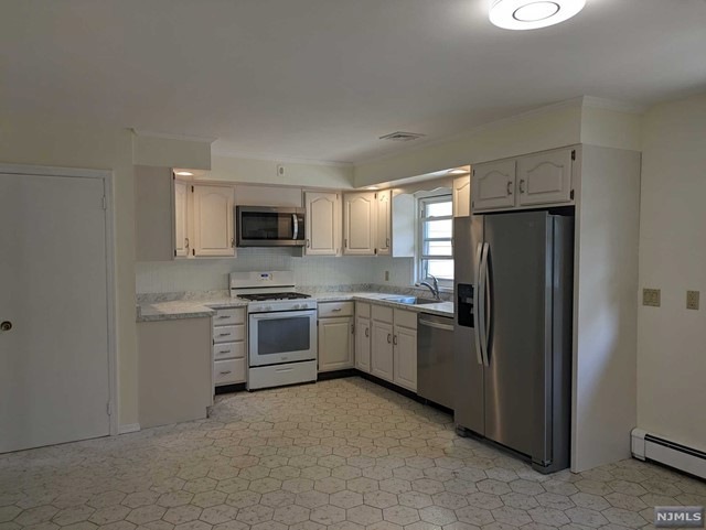 94 Knickerbocker Rd, Demarest, NJ 07627 - photo 1