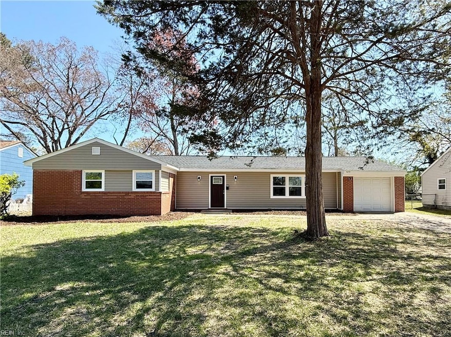 420 Kings Point Ct, Virginia Beach, VA 23452 - photo 1