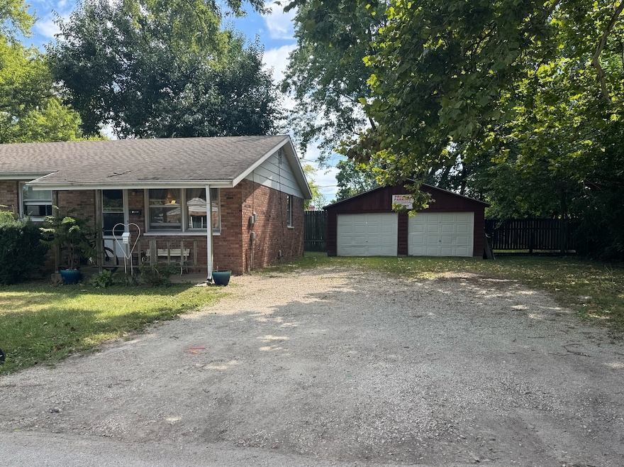 1604 Kirk Ln, Champaign, IL 61821 - photo 1