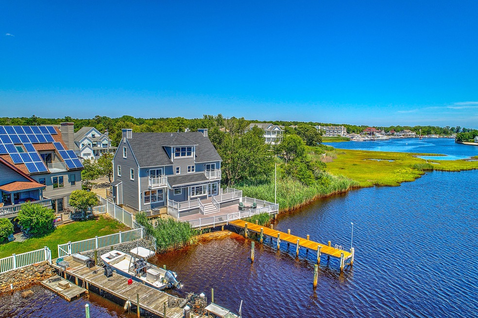 335ParadisePointDroneOnline-18