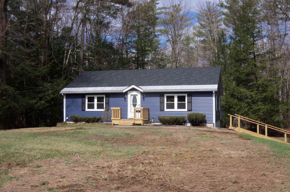 37 Highland St, Rochester, NH 03868 - photo 1