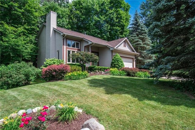 Beautiful landscaping!!