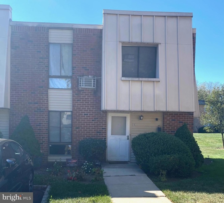 Sold $300,000 • Co-Listing Agent